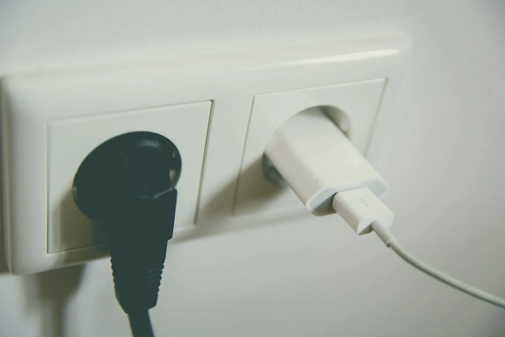 gniazdko elektryczne - wtyczka