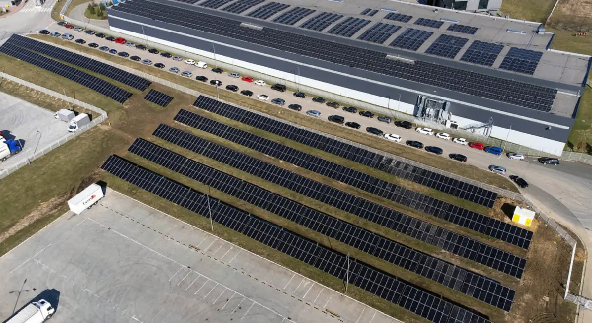 Stellantis: Łączna moc farm fotowoltaicznych na poziomie 58 MW